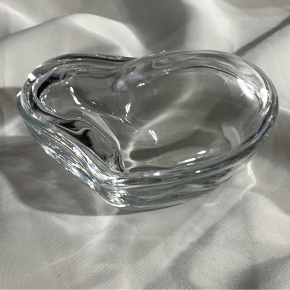 TIFFANY & CO. x ELSA PERRETI lead crystal HEART ring/trinket box - Picture 6 of 8
